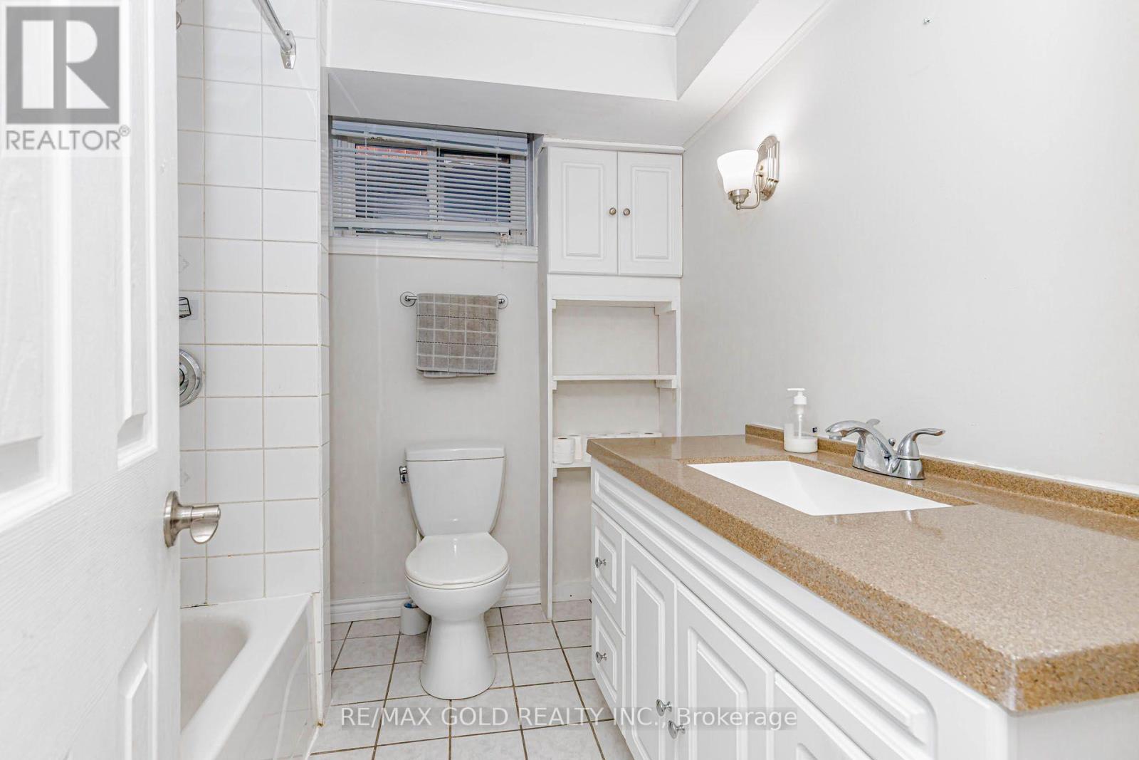 240 Simmons Boulevard Property Photo 31