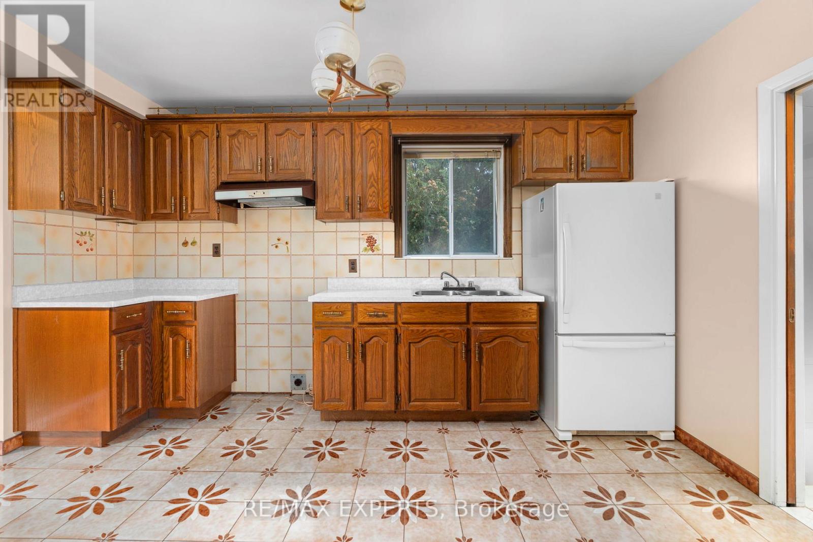 2 Donofree Road Property Photo 5