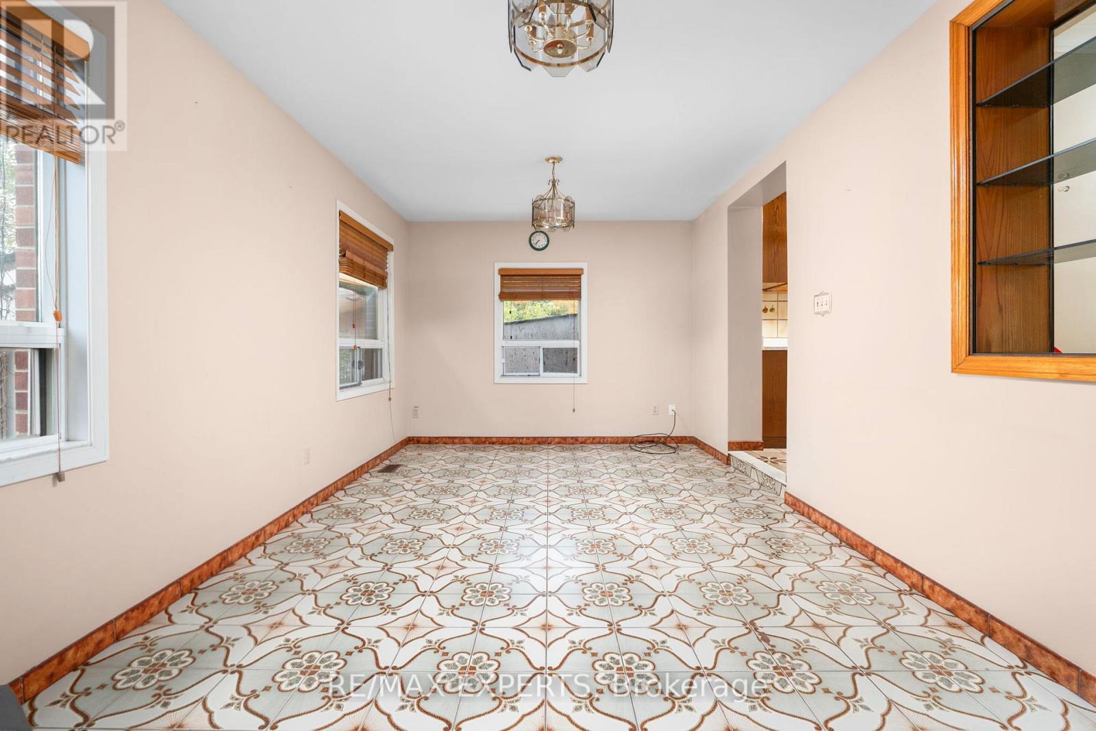 2 Donofree Road Property Photo 11