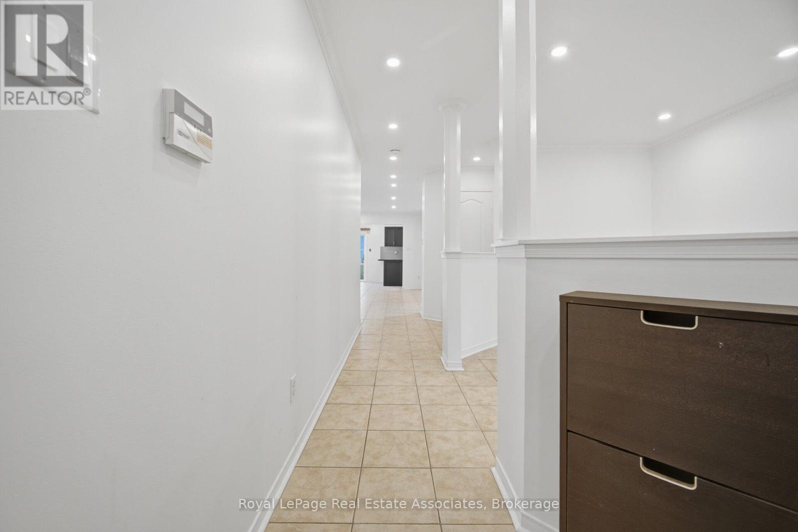 70 Echoridge Drive Property Photo 6