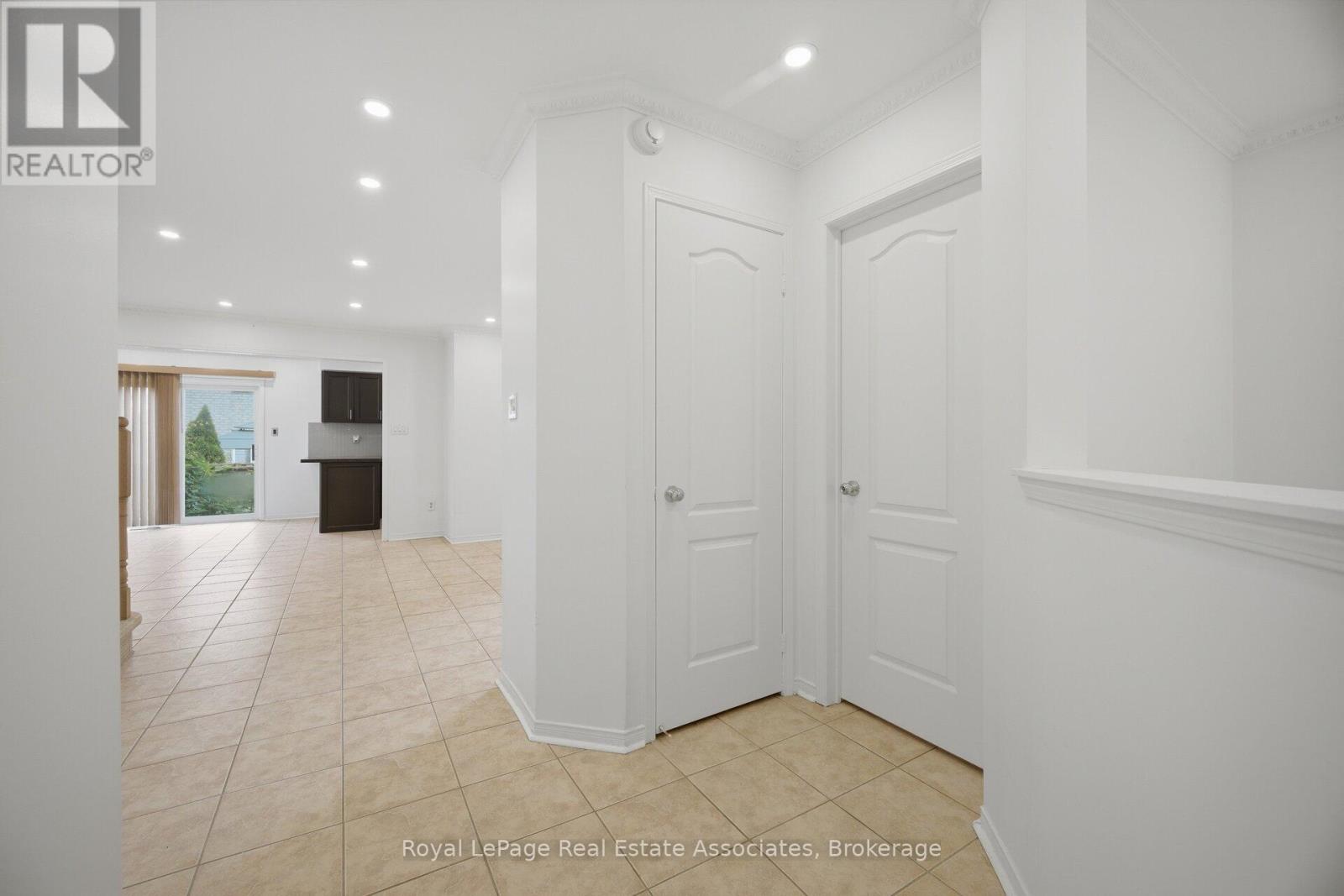 70 Echoridge Drive Property Photo 10