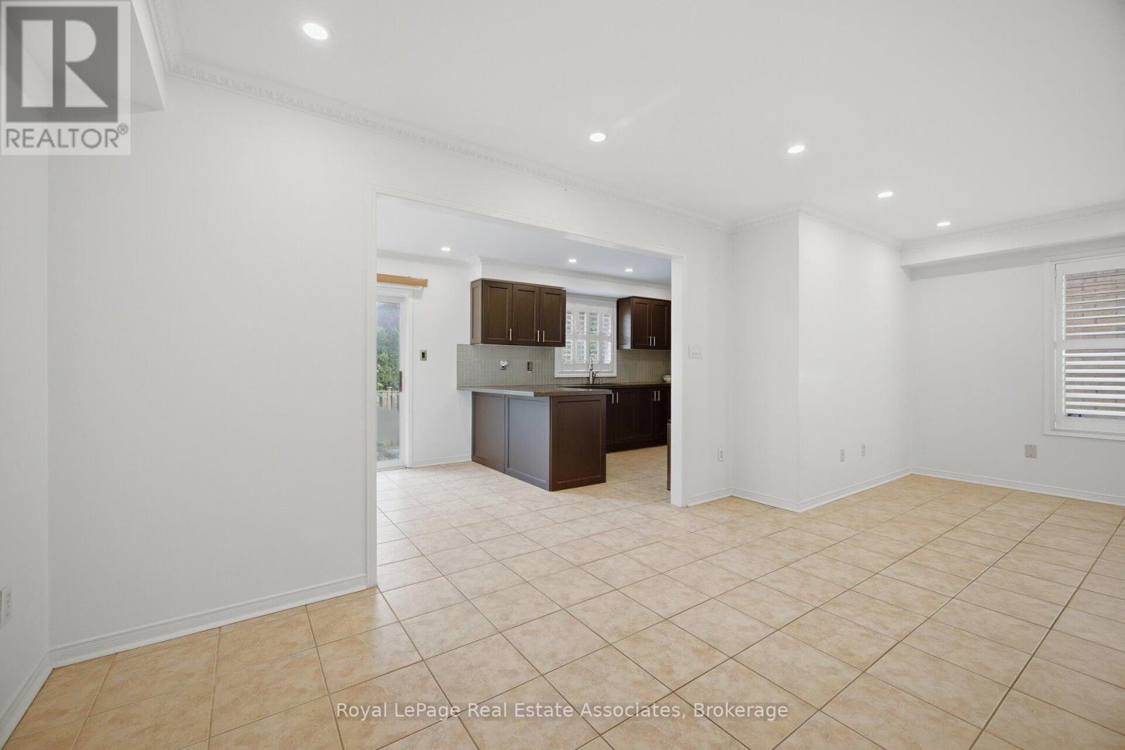 70 Echoridge Drive Property Photo 15