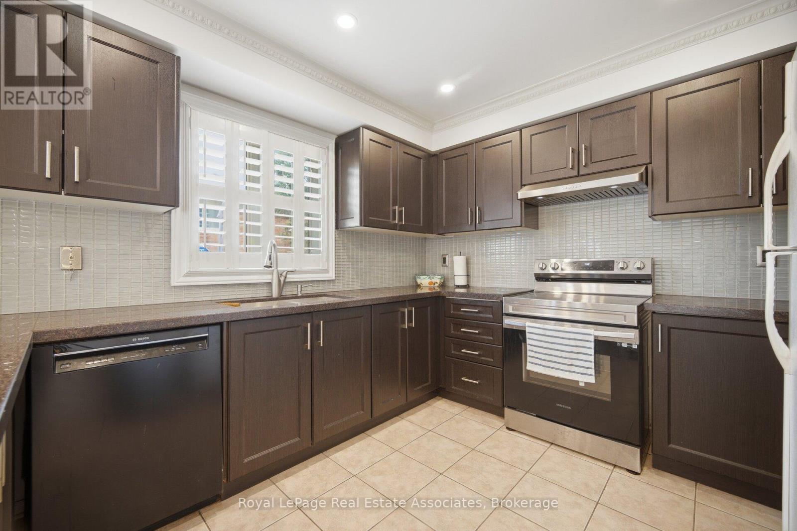 70 Echoridge Drive Property Photo 17
