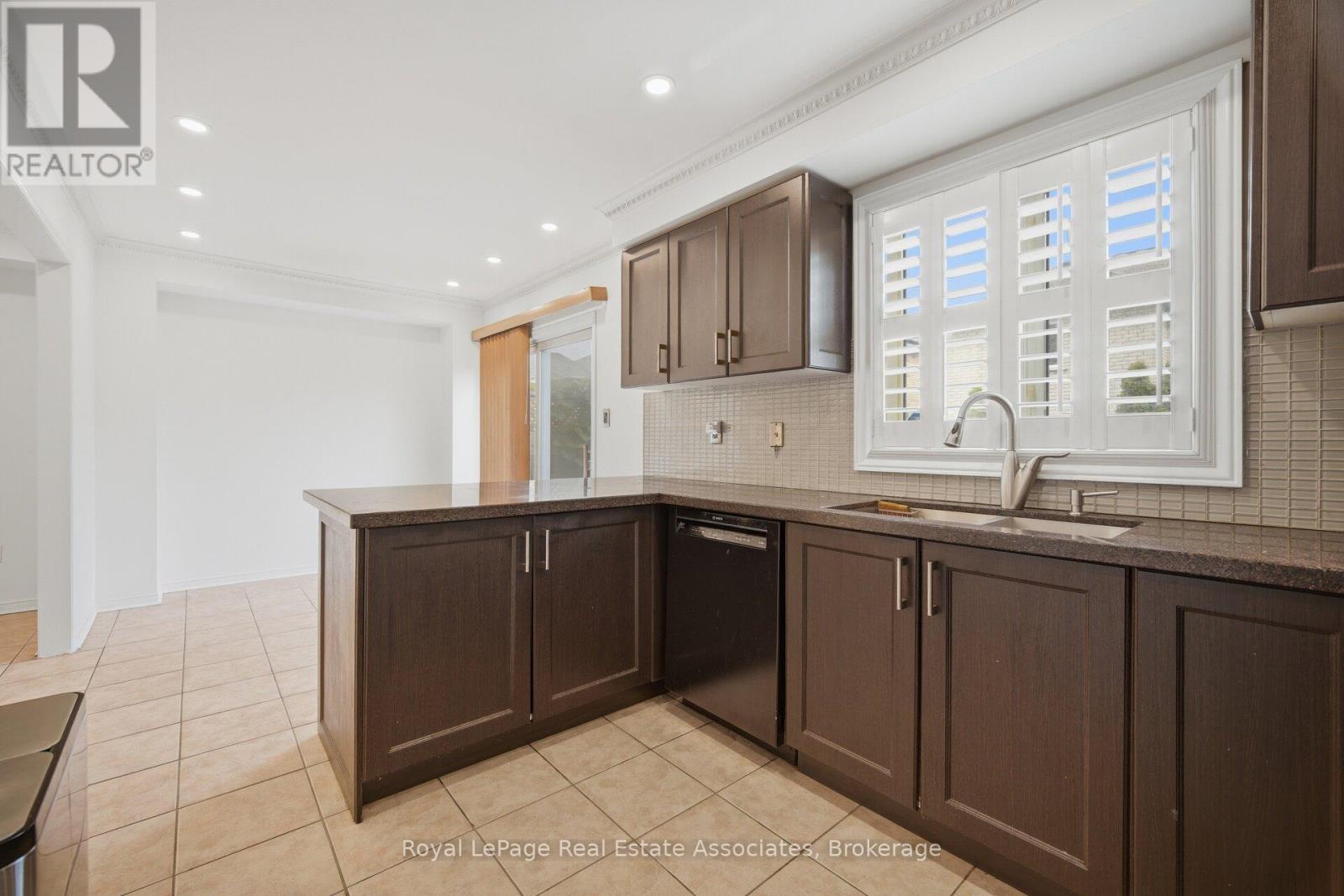 70 Echoridge Drive Property Photo 20
