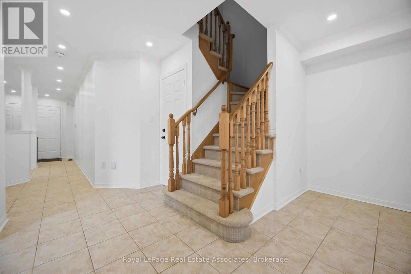 70 Echoridge Drive Property Photo 24