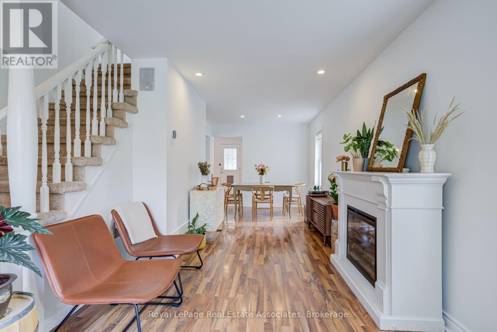 889 Third Street Property Photo 4