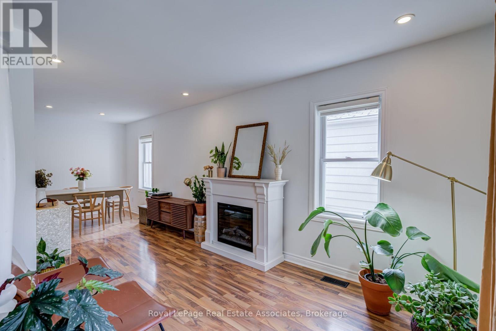 889 Third Street Property Photo 5