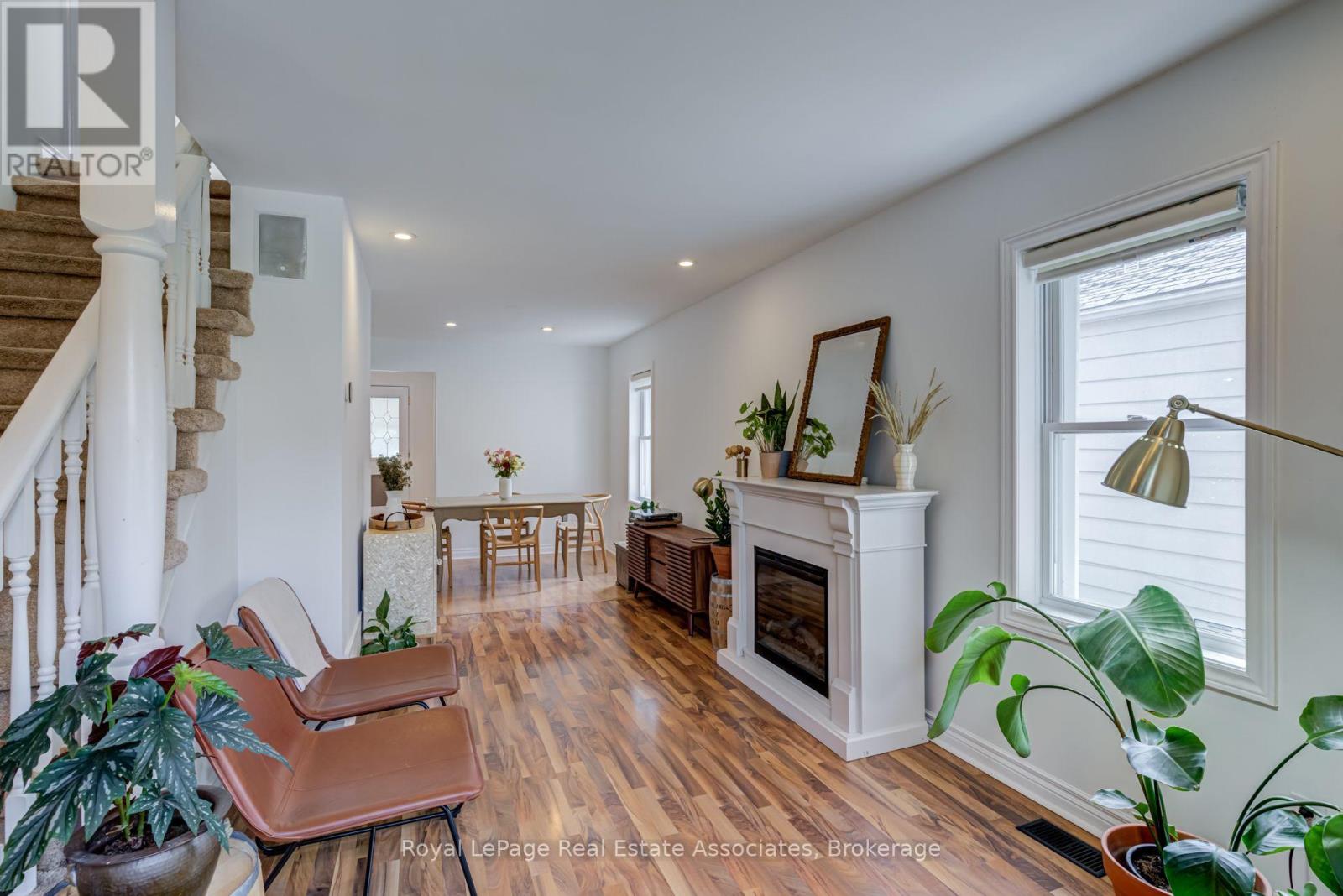 889 Third Street Property Photo 9