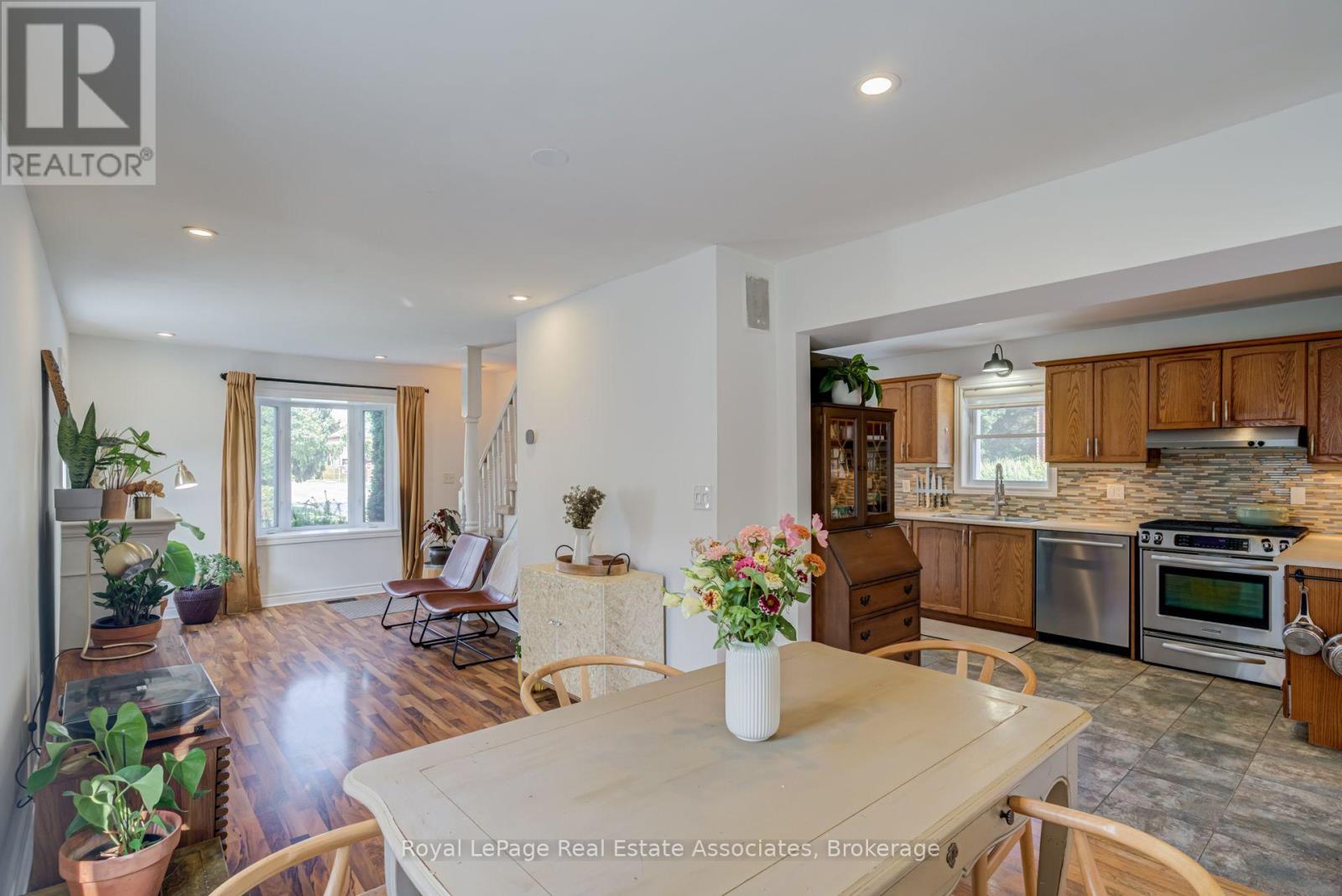 889 Third Street Property Photo 12