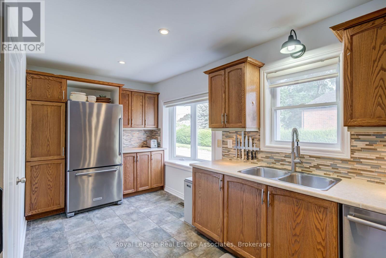 889 Third Street Property Photo 17