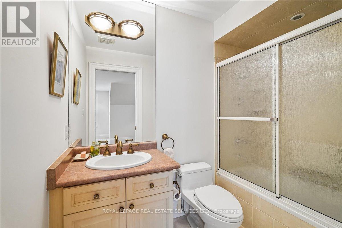 1726 The Pines Property Photo 31