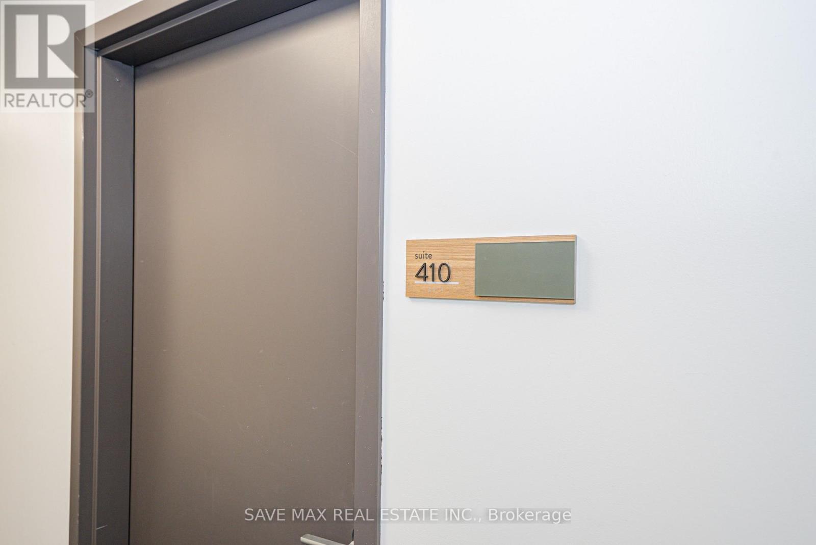 410 - 996 Martin Grove Road Property Photo 12