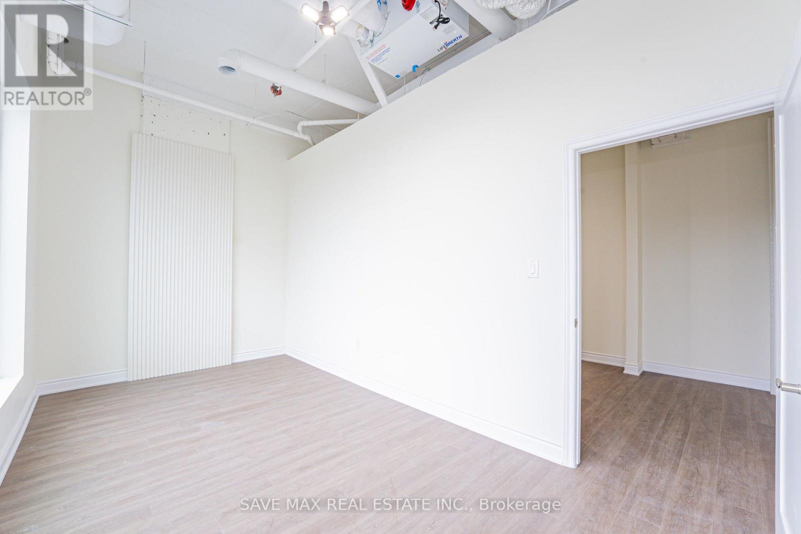 410 - 996 Martin Grove Road Property Photo 16