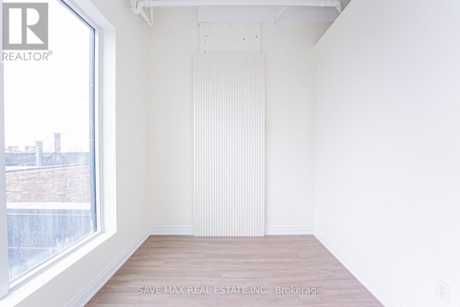 410 - 996 Martin Grove Road Property Photo 17