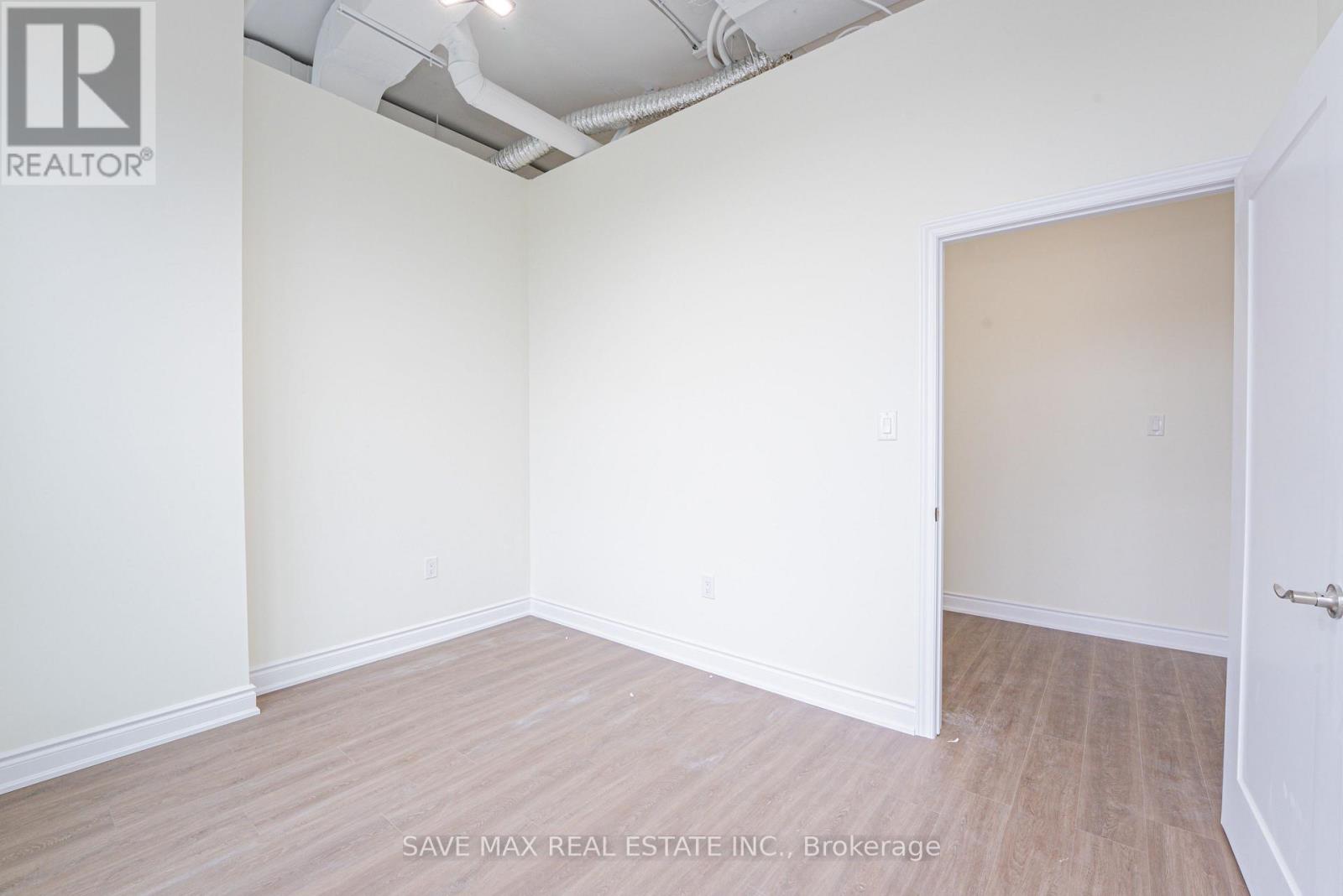 410 - 996 Martin Grove Road Property Photo 19