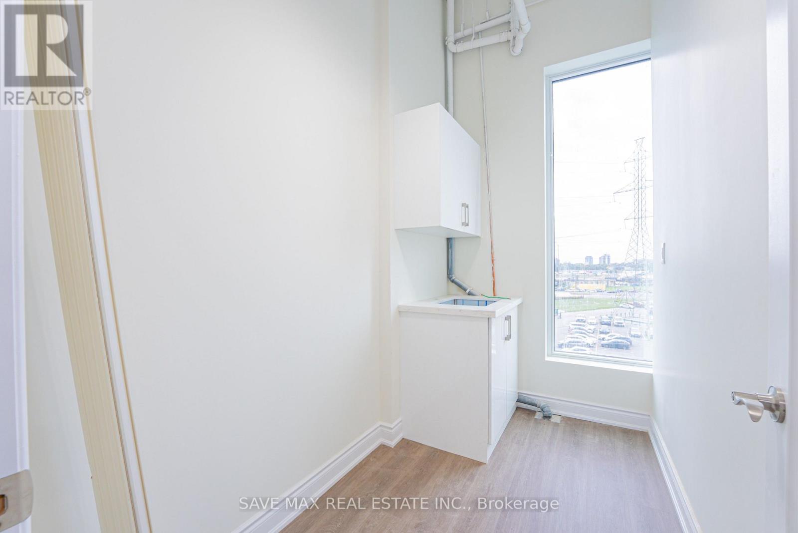 410 - 996 Martin Grove Road Property Photo 20
