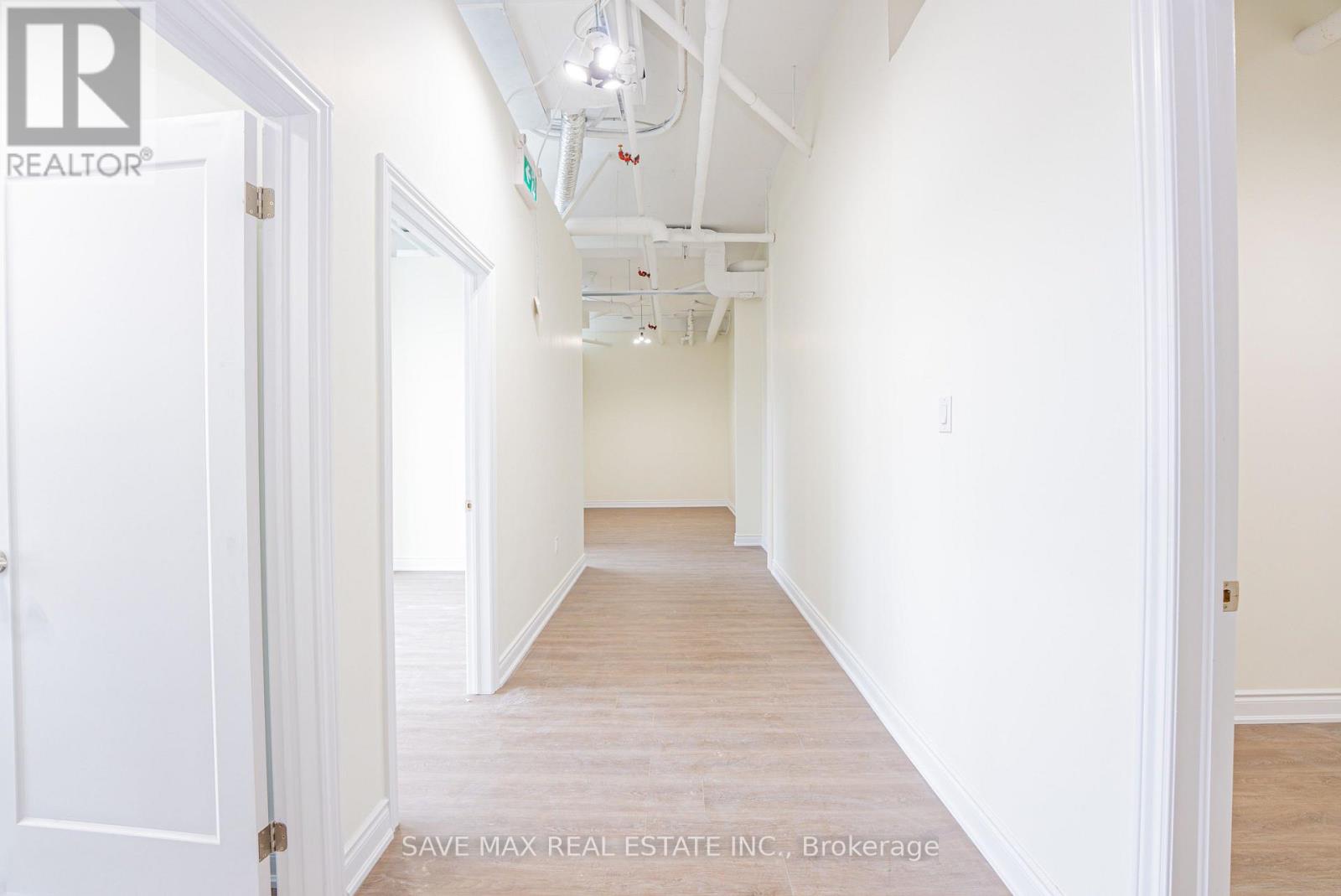 410 - 996 Martin Grove Road Property Photo 23