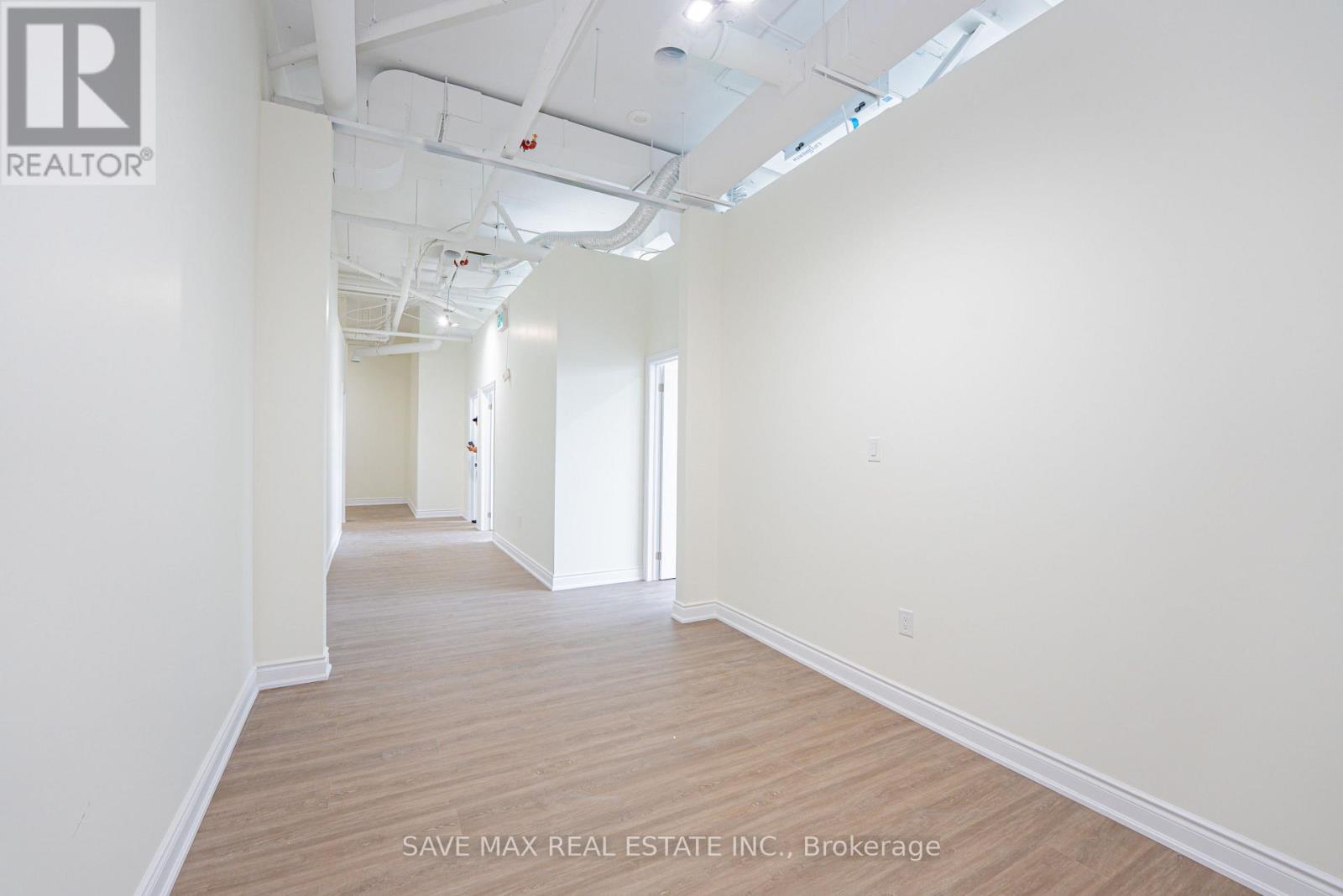410 - 996 Martin Grove Road Property Photo 26