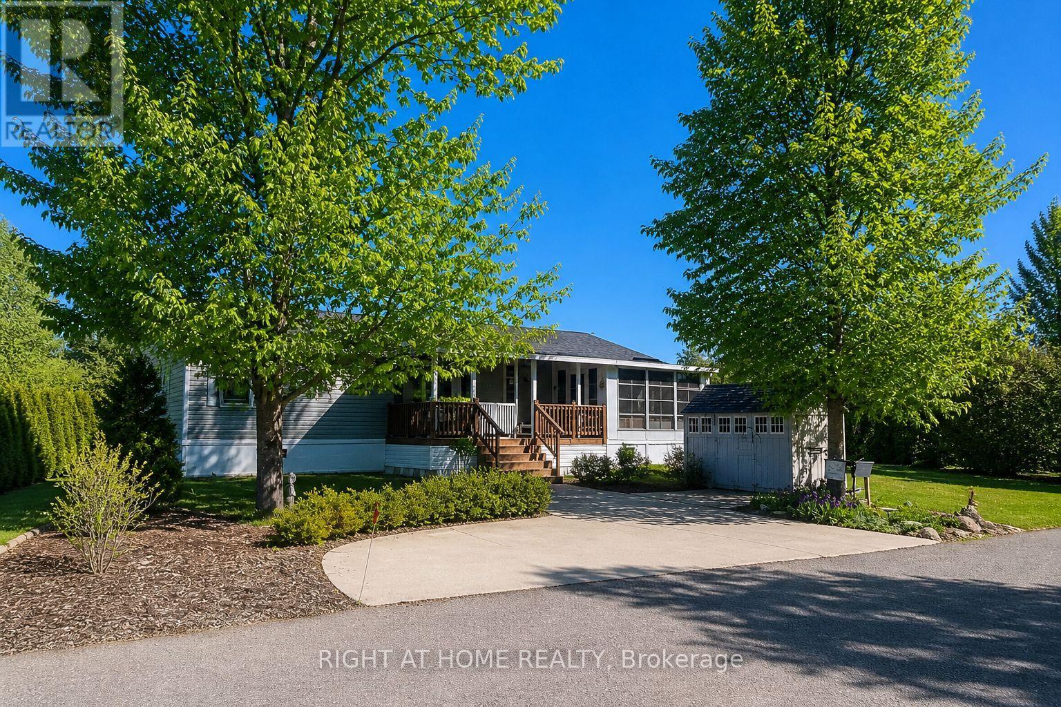 5 Beech Street - 4449 Milburough Line Property Photo 1