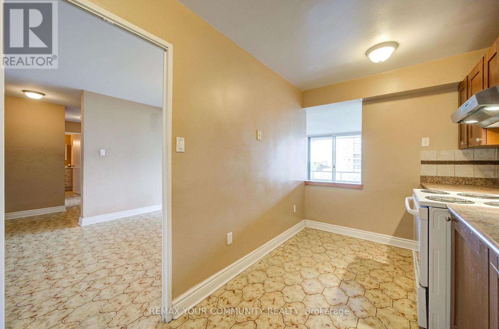 711 - 19 Four Winds Drive Property Photo 16