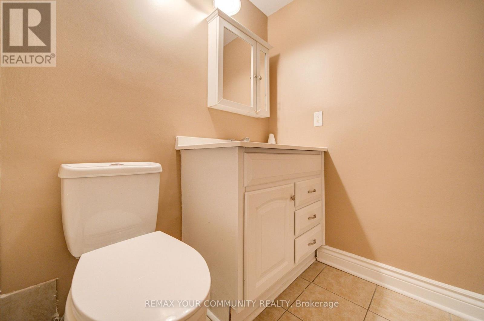 711 - 19 Four Winds Drive Property Photo 27