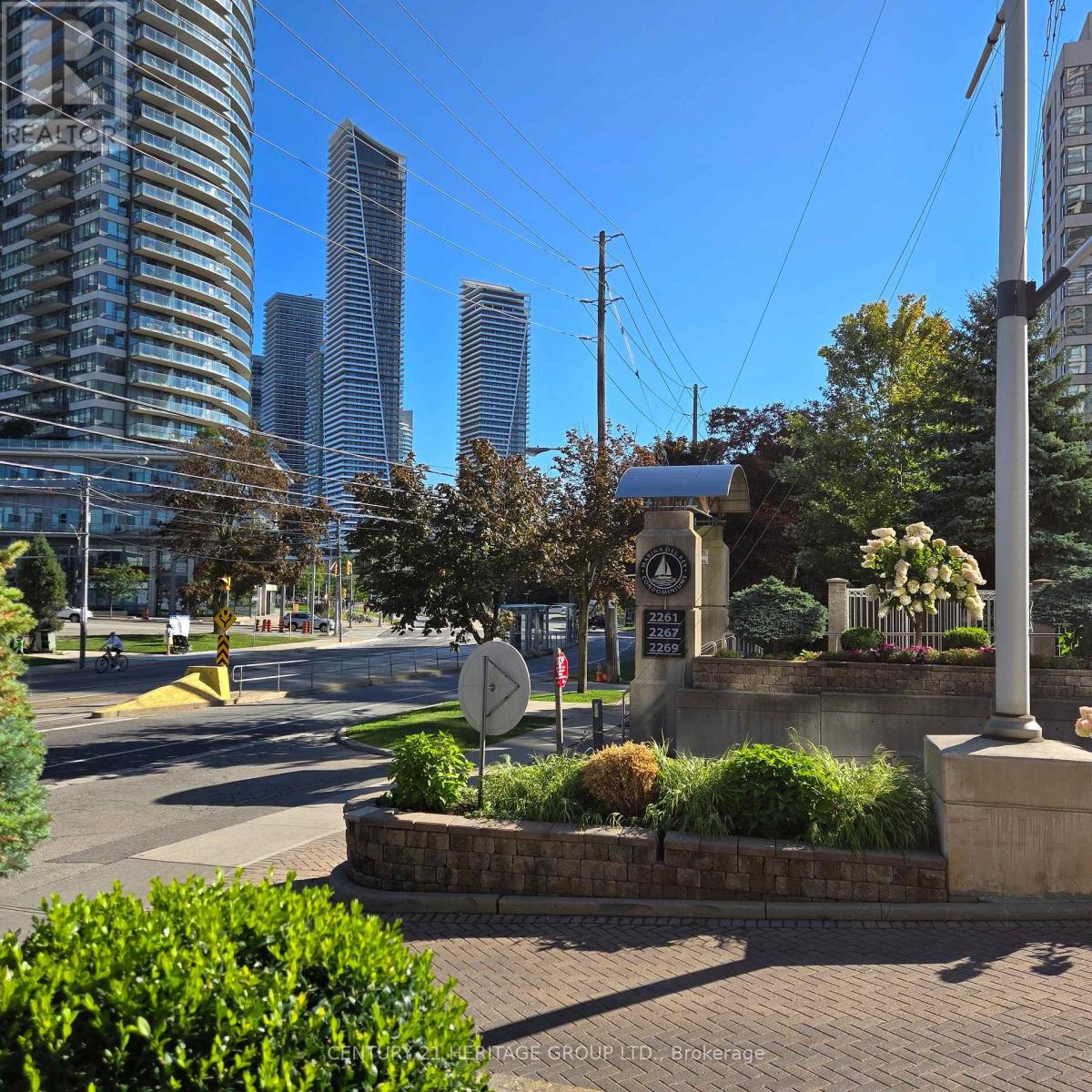 610 - 2267 LAKESHORE BOULEVARD W Property Photo 1