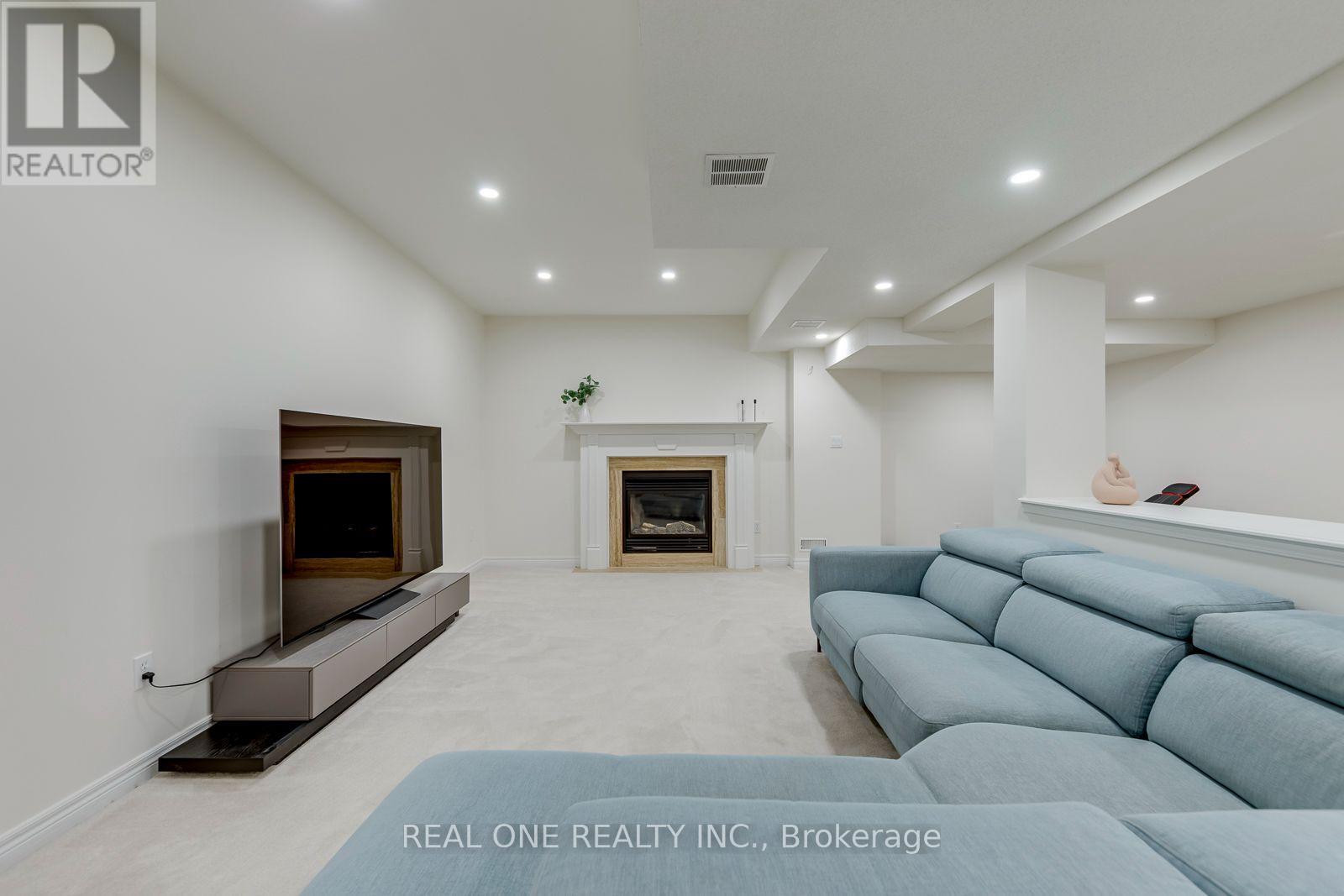 2456 Bon Echo Drive Property Photo 40