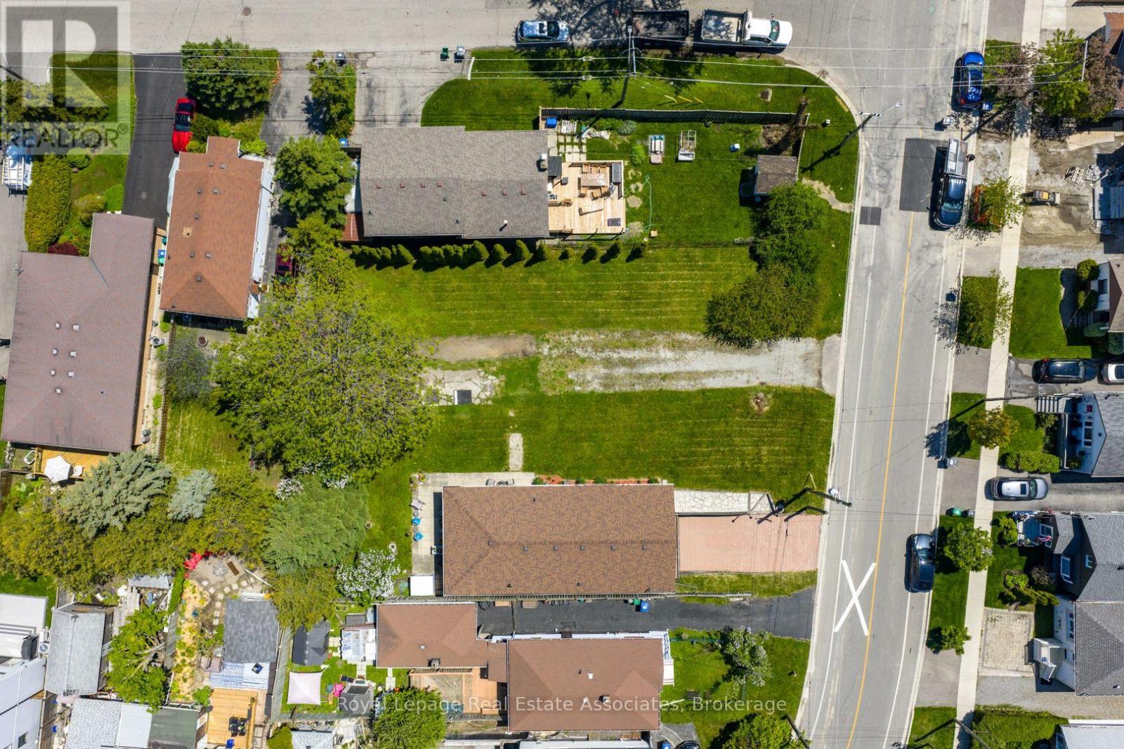 1067 Alexandra Avenue Property Photo 7