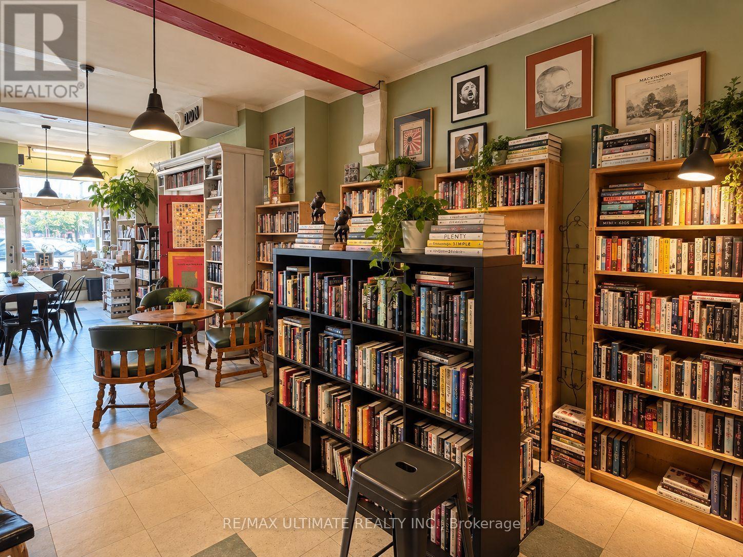 2857 Lake Shore Boulevard W Property Photo 8