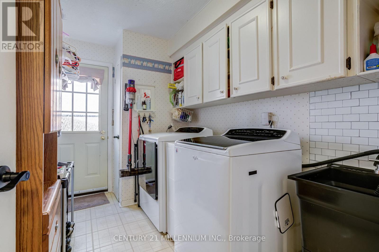 126 Elgin Drive Property Photo 14