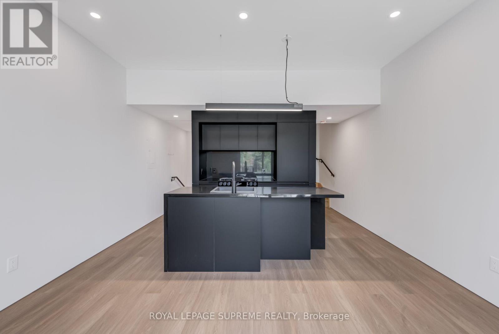 3 - 101 Bernice Crescent Property Photo 15