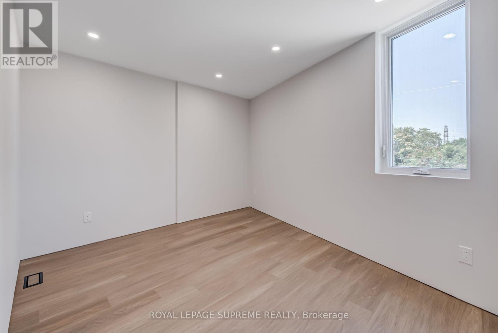 3 - 101 Bernice Crescent Property Photo 23