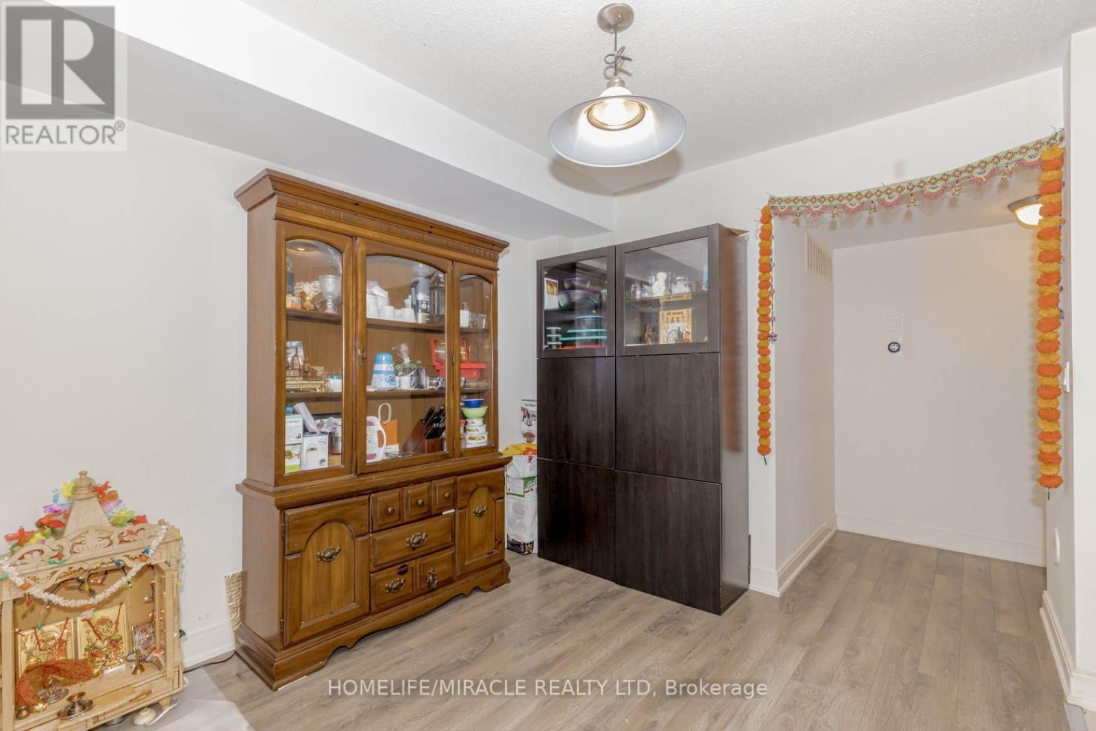 29 - 100 Dufay Road Property Photo 10