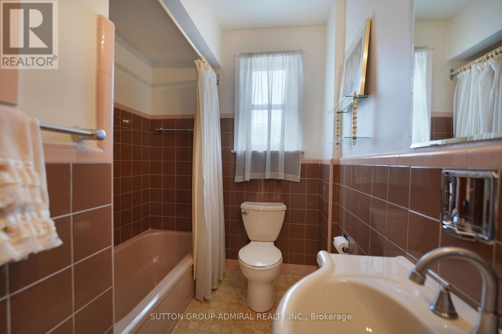14 Thurrock Road Property Photo 32