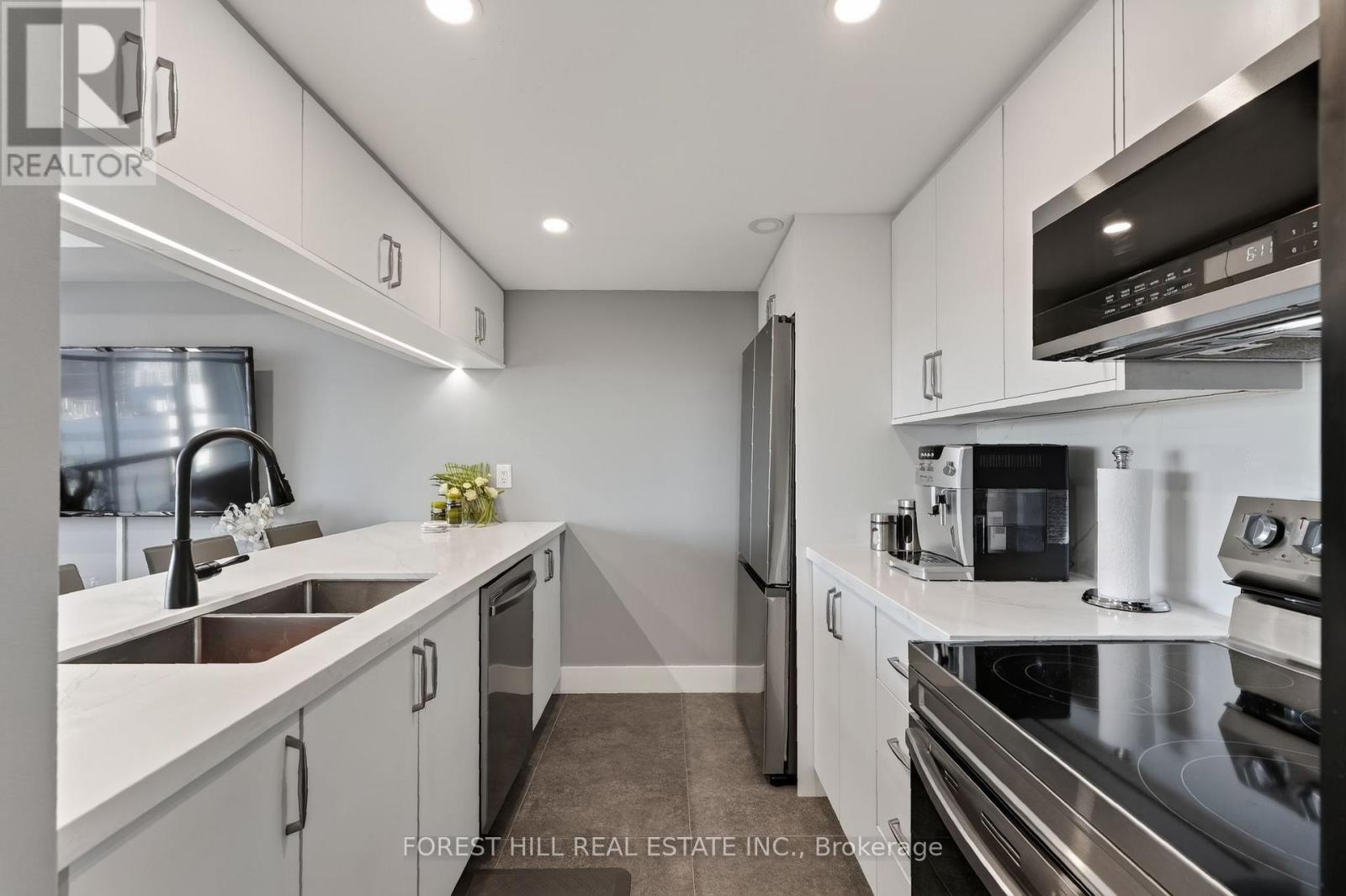 1407 - 101 Subway Crescent Property Photo 4