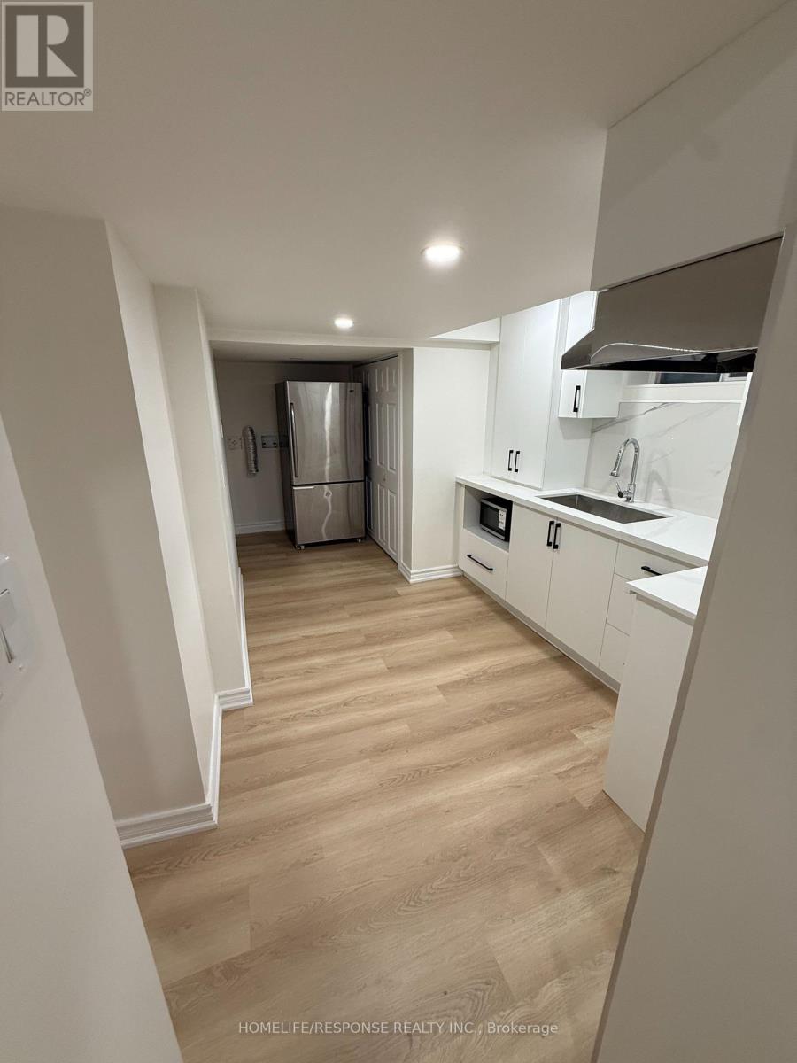 208 Lake Promenade Property Photo 6