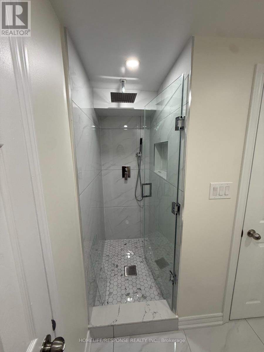 208 Lake Promenade Property Photo 11