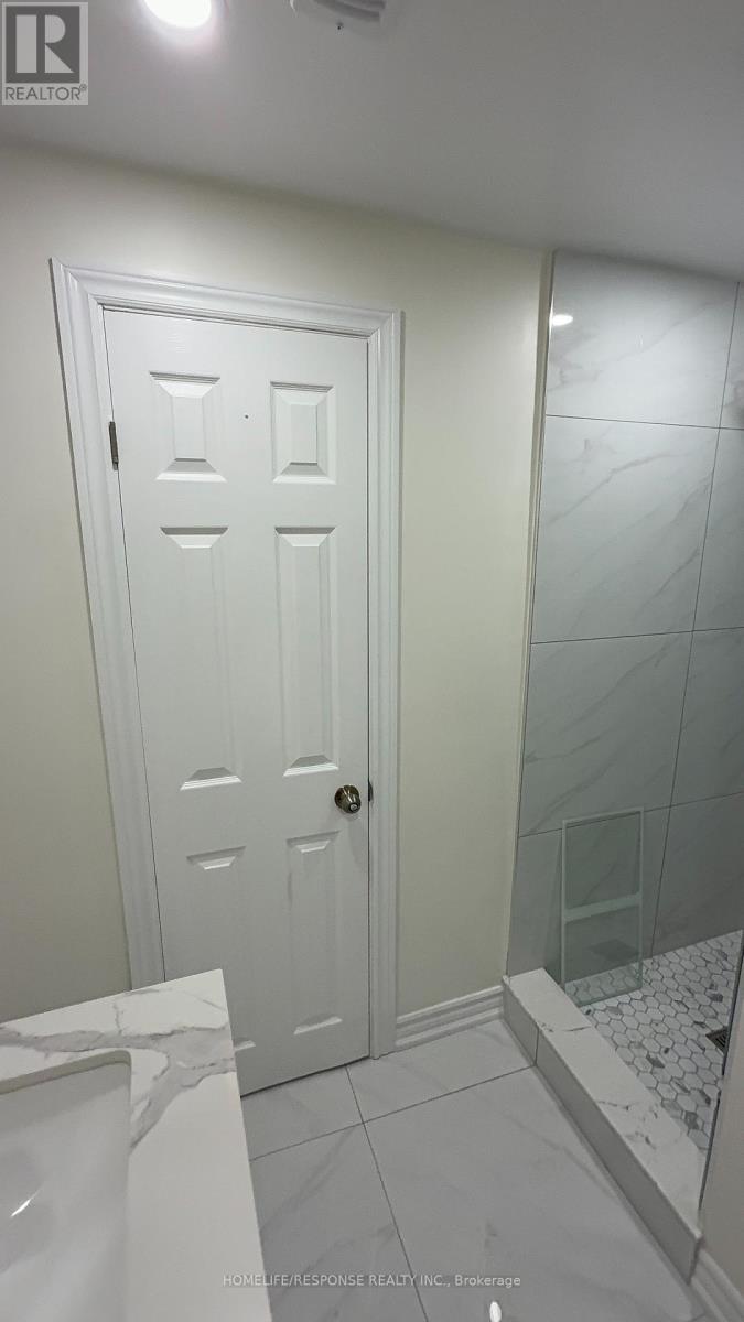 208 Lake Promenade Property Photo 14