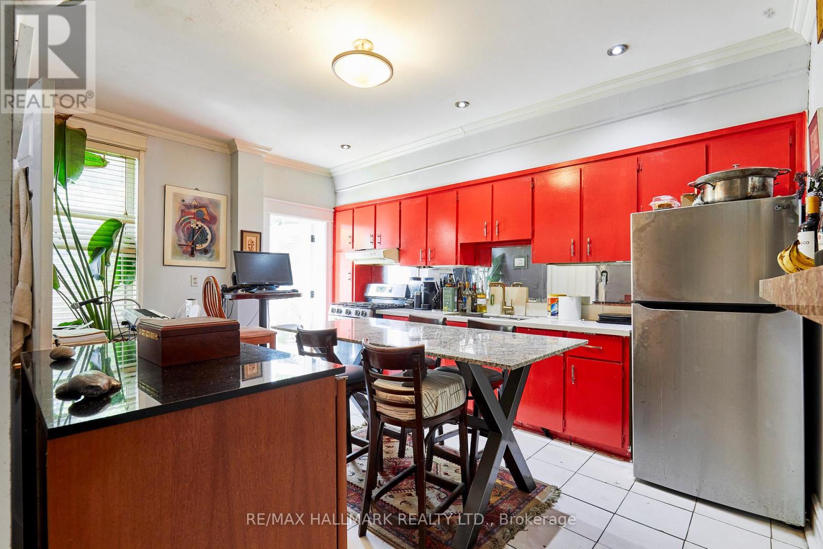 837 Gladstone Avenue Property Photo 7