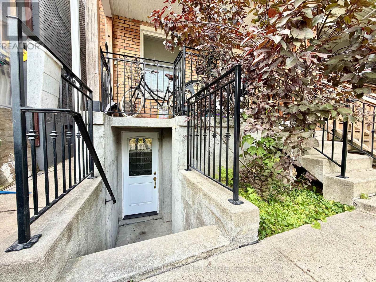 LOWER - 136 CAMPBELL AVENUE