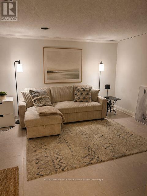 LOWER - 17 LONGFIELD ROAD