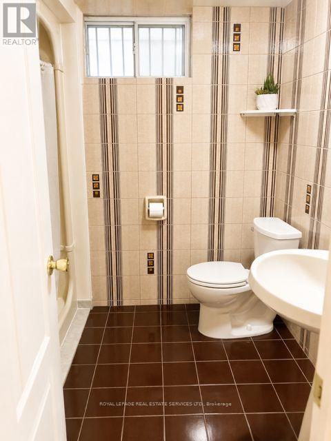 Lower - 17 Longfield Road Property Photo 6