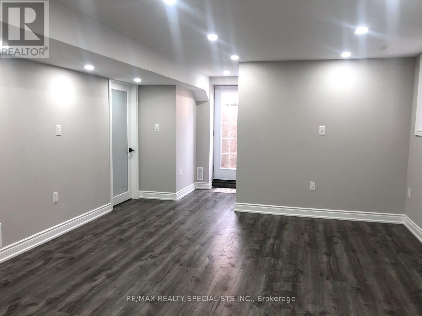 Bsmt - 471 Violet Gate Property Photo 6