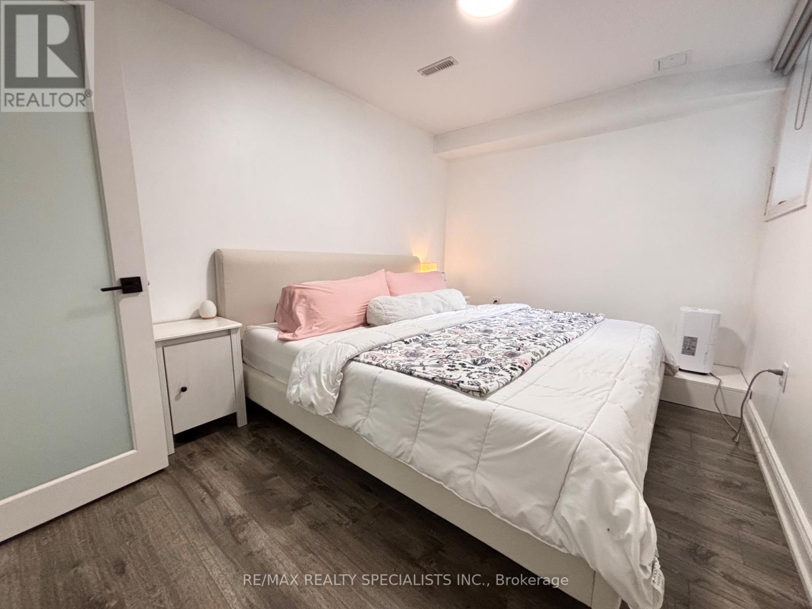Bsmt - 471 Violet Gate Property Photo 11