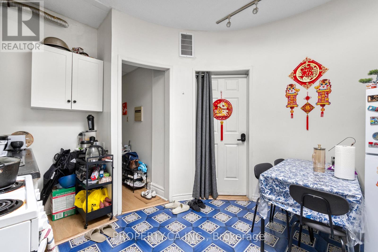 #upper - 1080 Dovercourt Road Property Photo 6