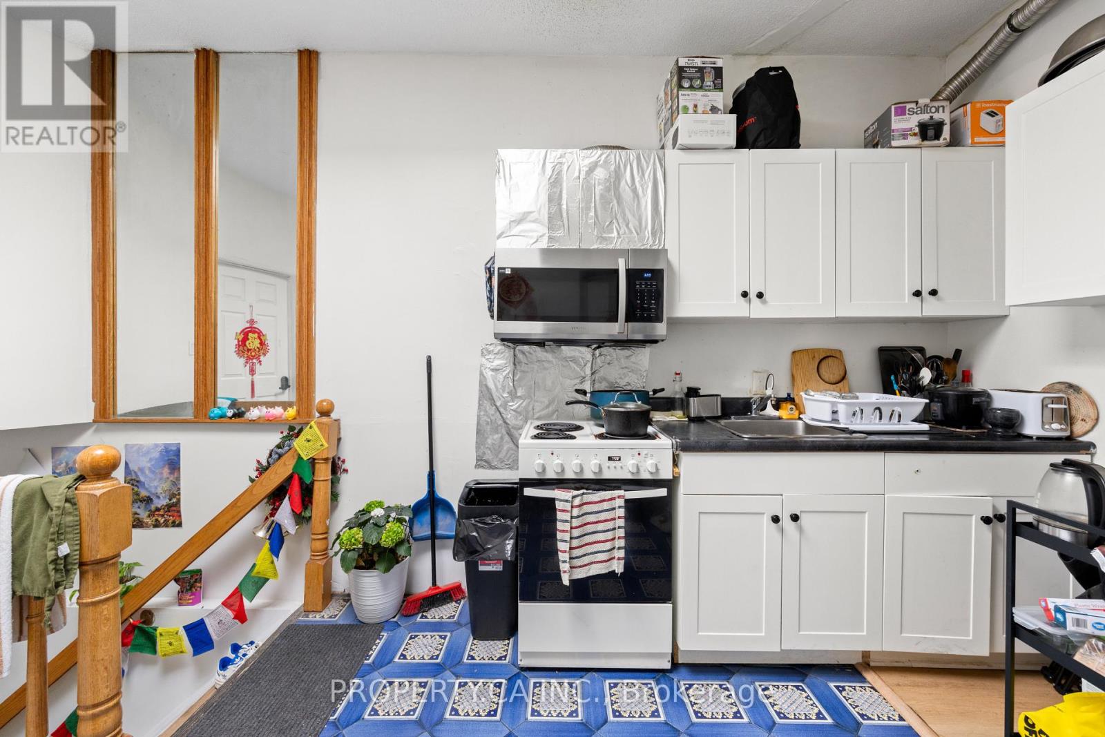 #upper - 1080 Dovercourt Road Property Photo 7