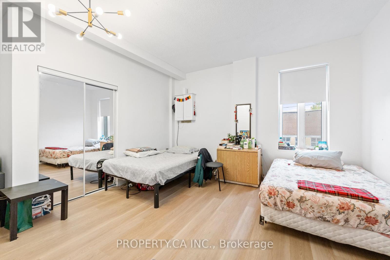 #upper - 1080 Dovercourt Road Property Photo 8