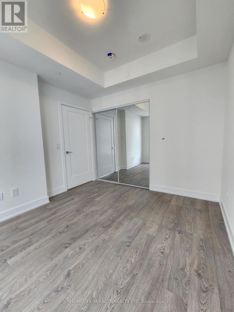 3230 - 5 Mabelle Avenue Property Photo 29