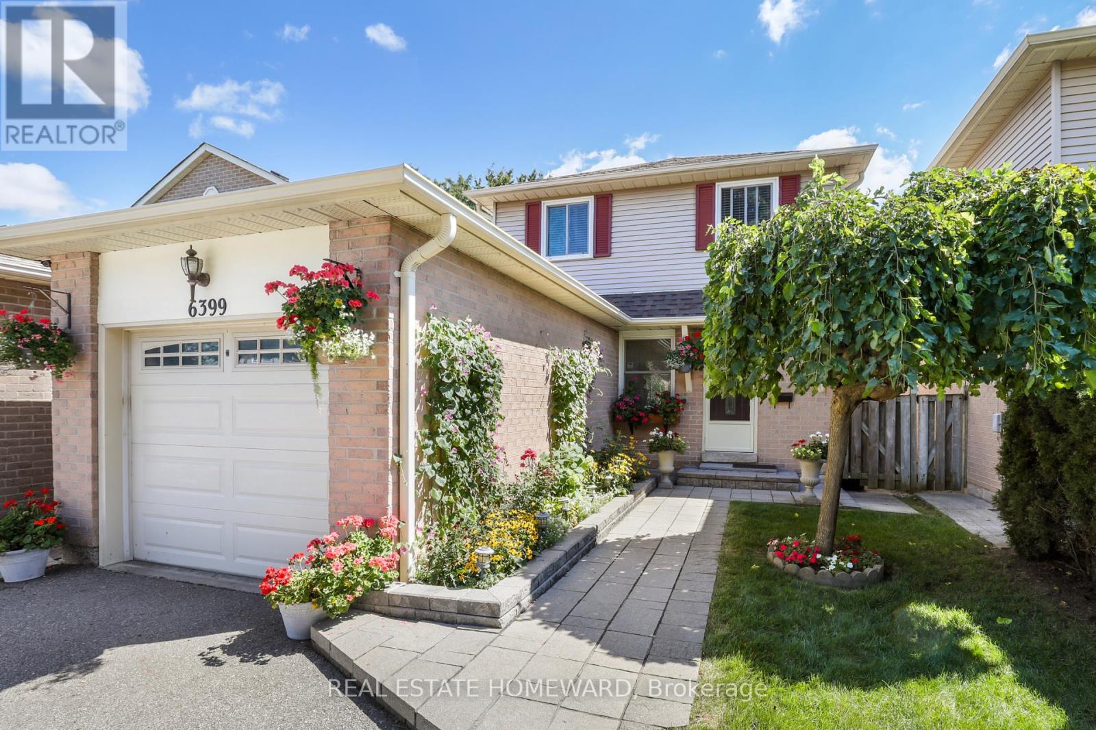 6399 Colebrook Crescent Property Photo 2