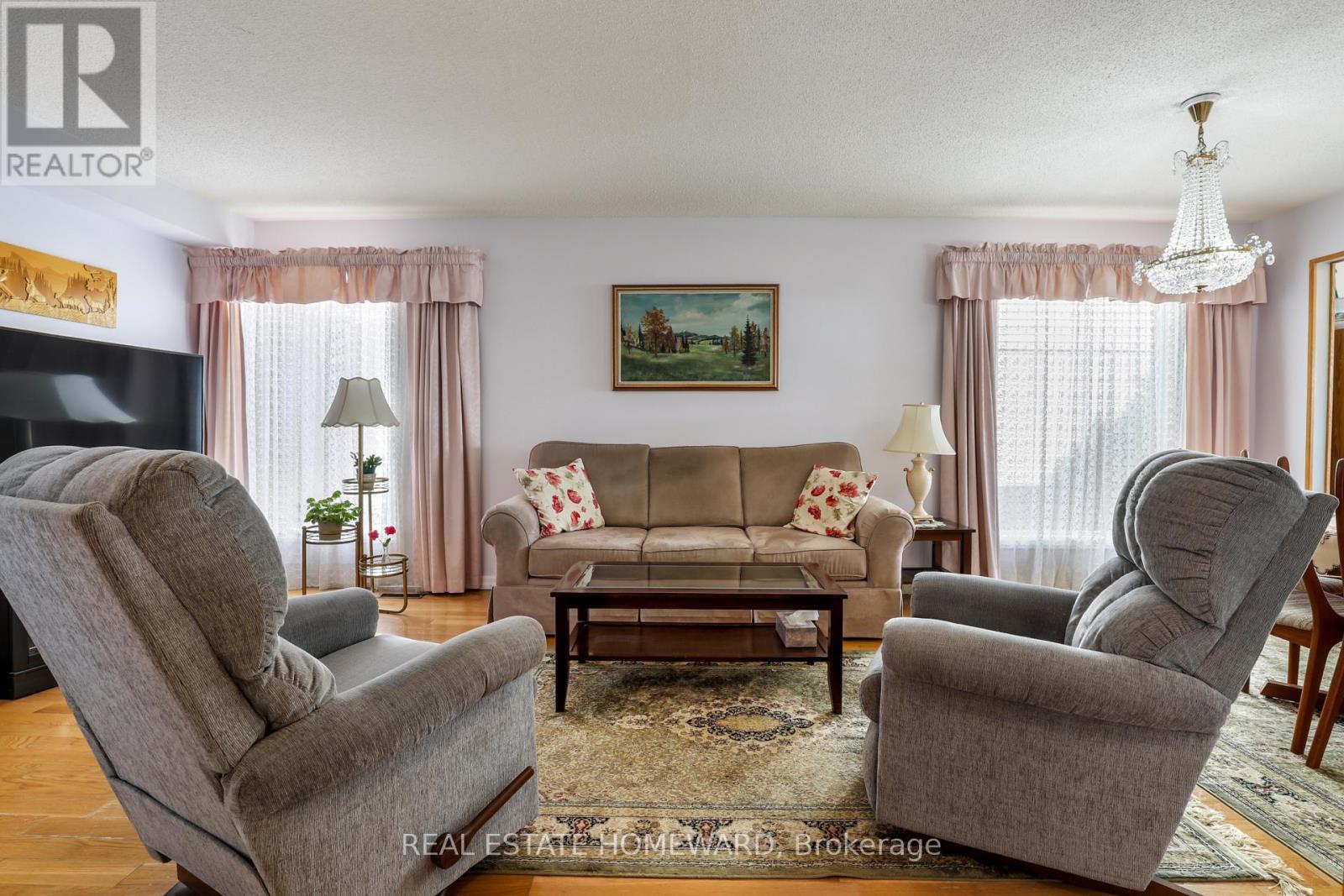 6399 Colebrook Crescent Property Photo 5